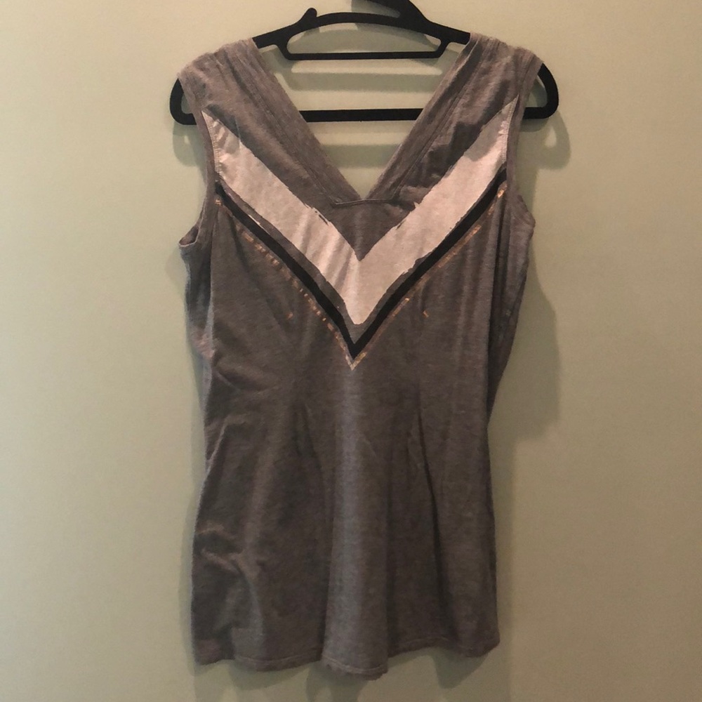 Kit and Ace V-Neck Tank | 8